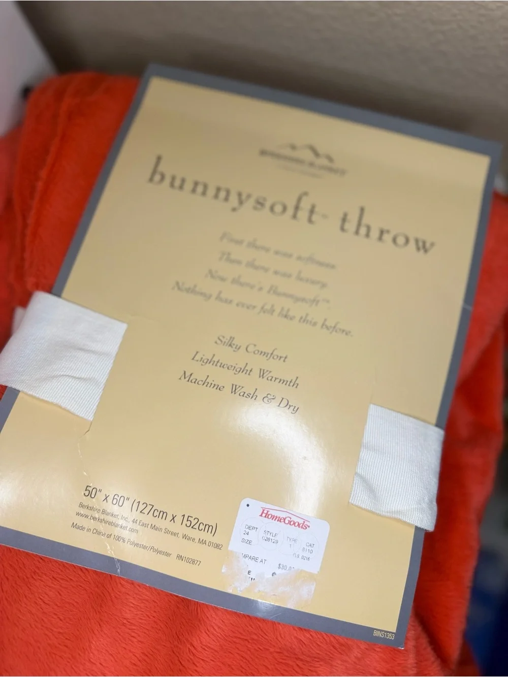Red Plush Throw Blanket - Soft Cozy Home Bedding